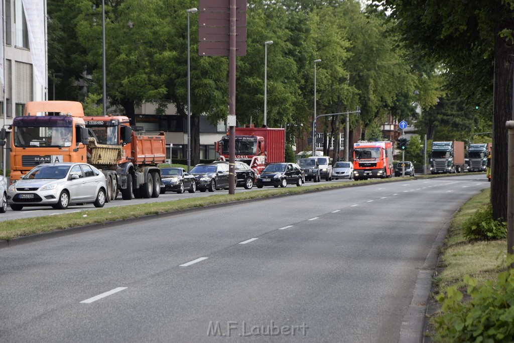 Uebung BF Taucher und Presse Koeln Zoobruecke Rhein P006.JPG - Miklos Laubert